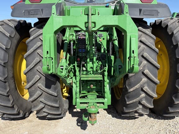 Image of John Deere 8R 370 equipment image 2