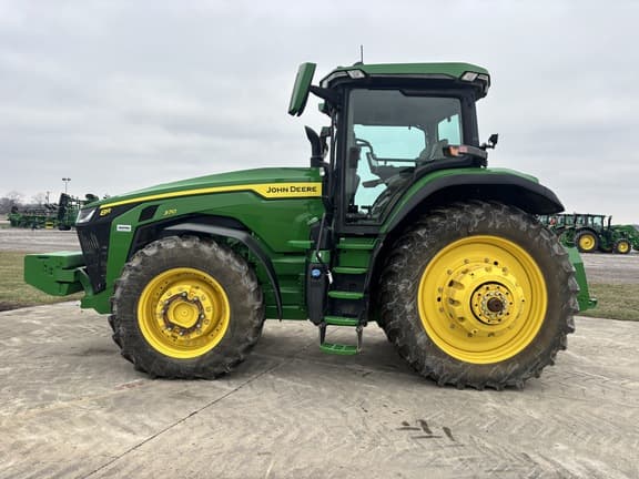 Image of John Deere 8R 370 equipment image 1