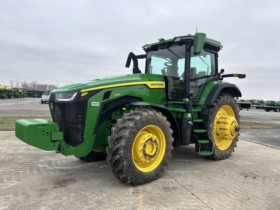 2022 John Deere 8R 370 Equipment Image0
