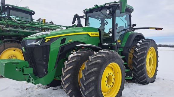 2022 John Deere 8R 370 Equipment Image0