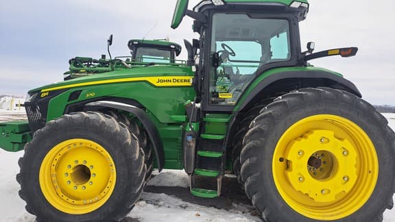 Image of John Deere 8R 370 equipment image 2