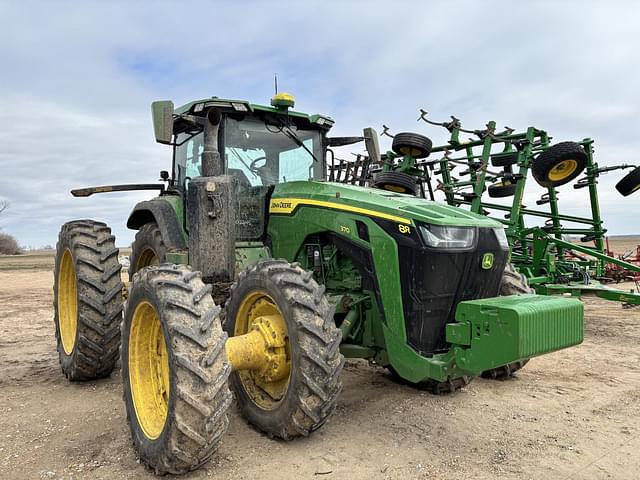 Image of John Deere 8R 370 equipment image 2