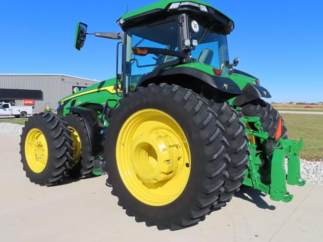 Image of John Deere 8R 370 equipment image 2