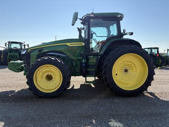 Image of John Deere 8R 370 equipment image 1