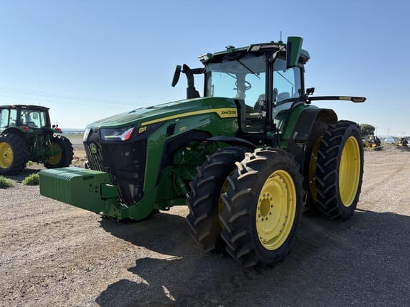 2022 John Deere 8R 370 Equipment Image0