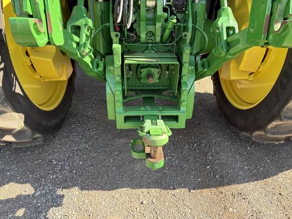 Image of John Deere 8R 370 equipment image 4