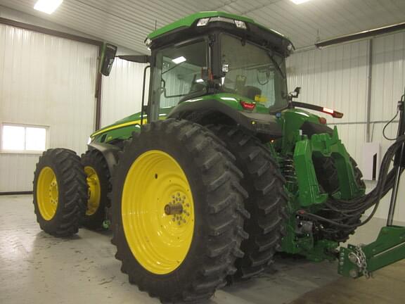 Image of John Deere 8R 370 equipment image 4