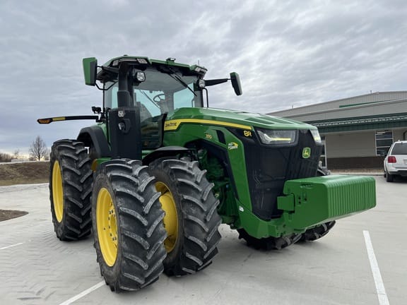 2022 John Deere 8R 370 Equipment Image0