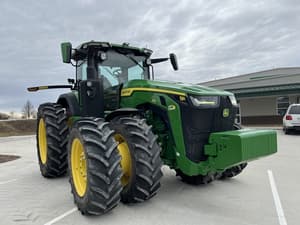 2022 John Deere 8R 370 Image