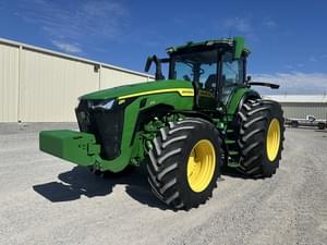 2022 John Deere 8R 370 Image