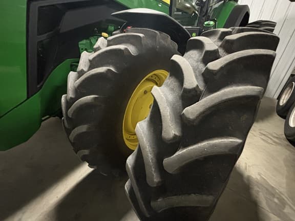 Image of John Deere 8R 370 equipment image 1