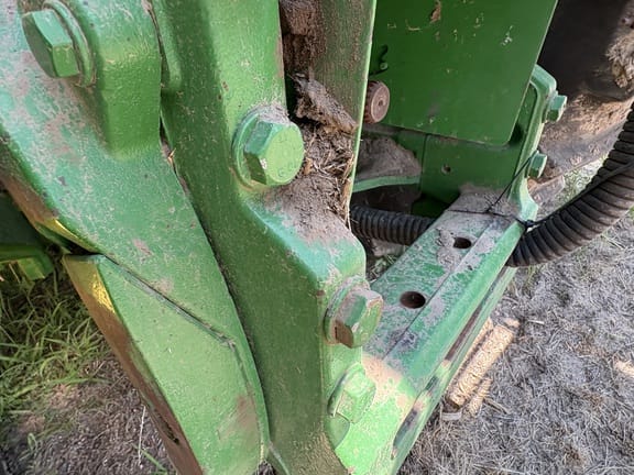 2022 John Deere 8R 370 Equipment Image0