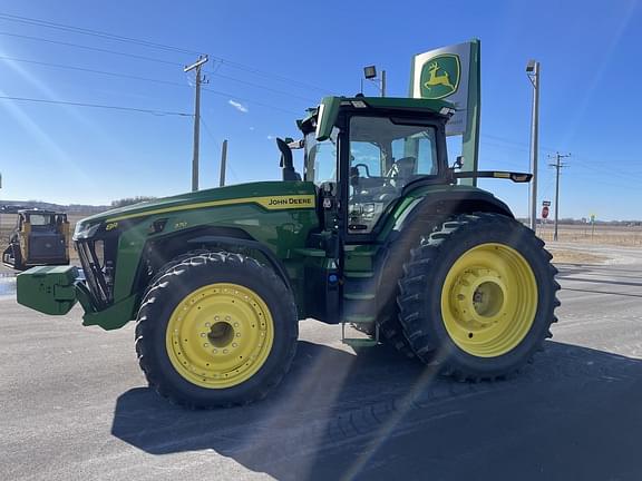 Image of John Deere 8R 370 equipment image 3