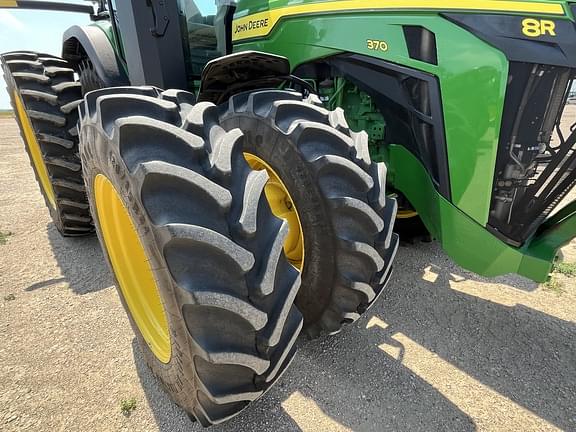 Image of John Deere 8R 370 equipment image 3