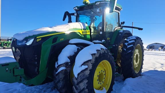 Image of John Deere 8R 370 equipment image 2