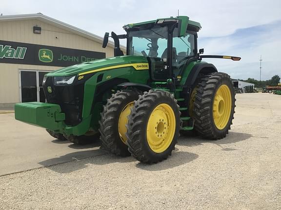 Image of John Deere 8R 370 equipment image 2