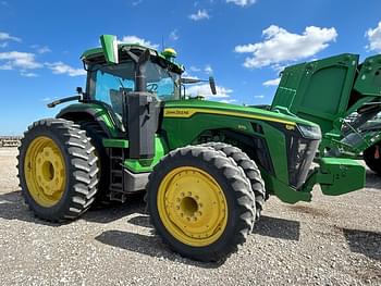 2022 John Deere 8R 370 Equipment Image0