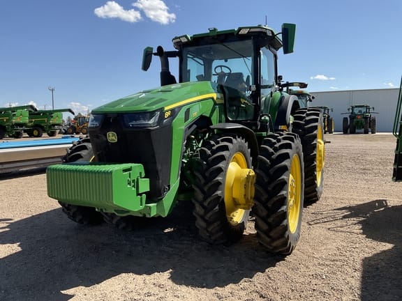 2022 John Deere 8R 370 Equipment Image0