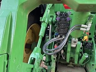 Main image John Deere 8R 370 9