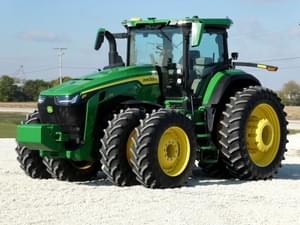 2022 John Deere 8R 370 Image