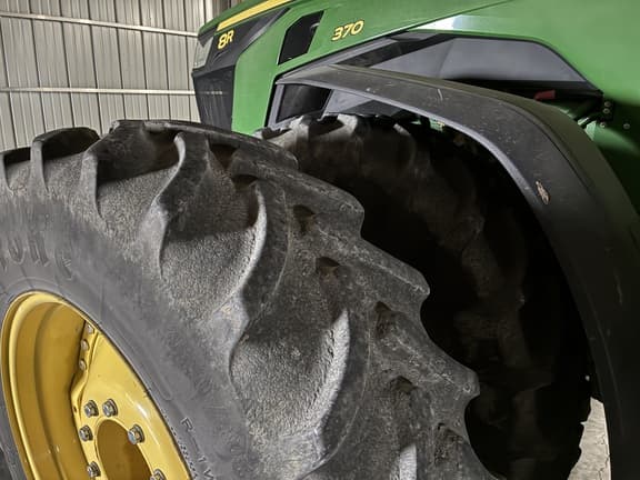 Image of John Deere 8R 370 equipment image 1