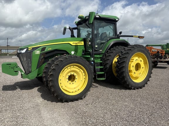 2022 John Deere 8R 370 Equipment Image0