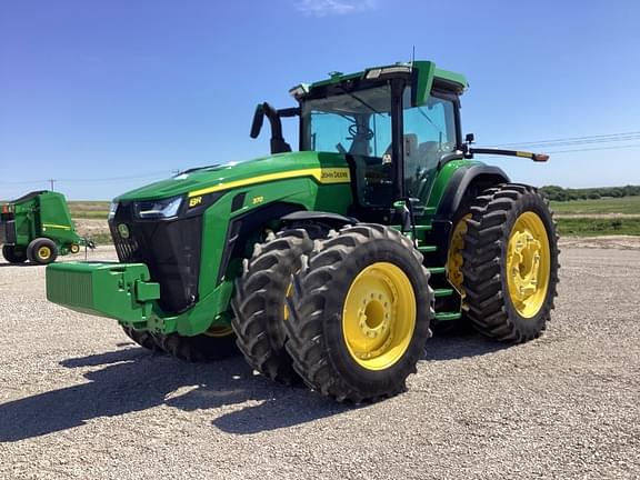 Image of John Deere 8R 370 equipment image 2