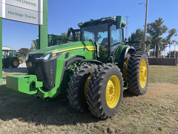 2022 John Deere 8R 370 Equipment Image0
