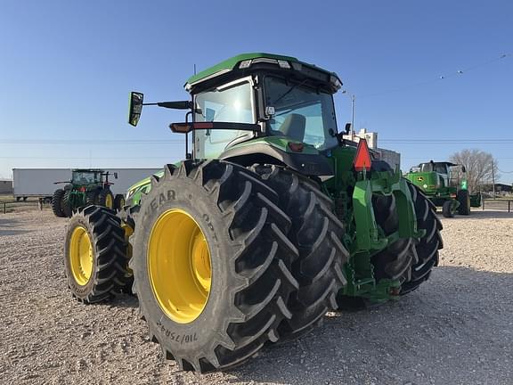 Image of John Deere 8R 370 equipment image 2