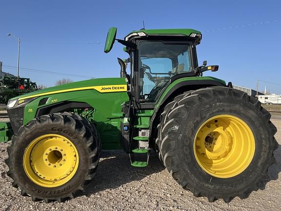 Image of John Deere 8R 370 equipment image 1