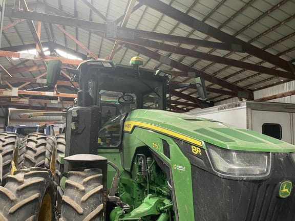 2022 John Deere 8R 370 Equipment Image0