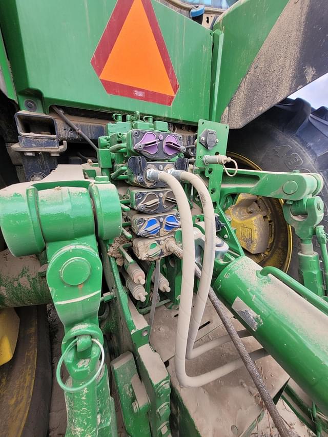 Image of John Deere 8R 370 equipment image 3