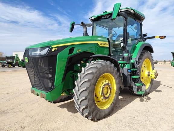 2022 John Deere 8R 370 Equipment Image0