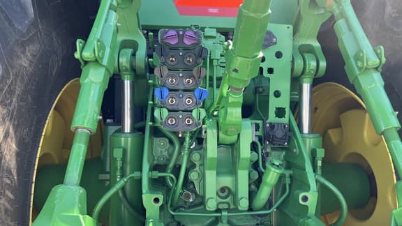 Image of John Deere 8R 370 equipment image 3