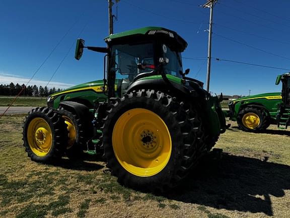 Image of John Deere 8R 370 equipment image 2