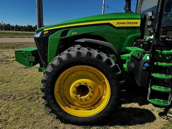 Image of John Deere 8R 370 equipment image 3