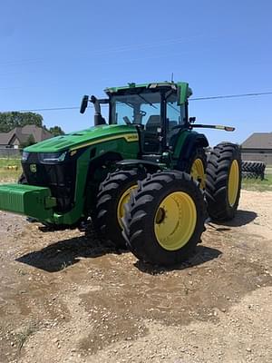 2022 John Deere 8R 370 Image