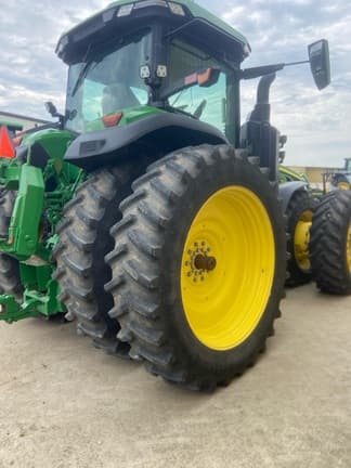 Image of John Deere 8R 370 equipment image 4