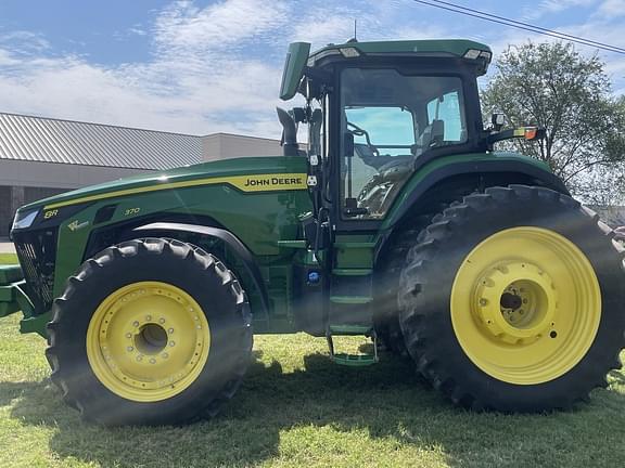 Image of John Deere 8R 370 equipment image 1