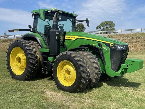 Image of John Deere 8R 370 equipment image 2