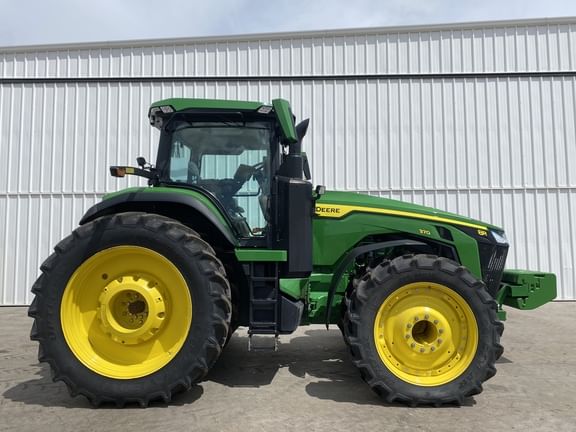 2022 John Deere 8R 370 Equipment Image0