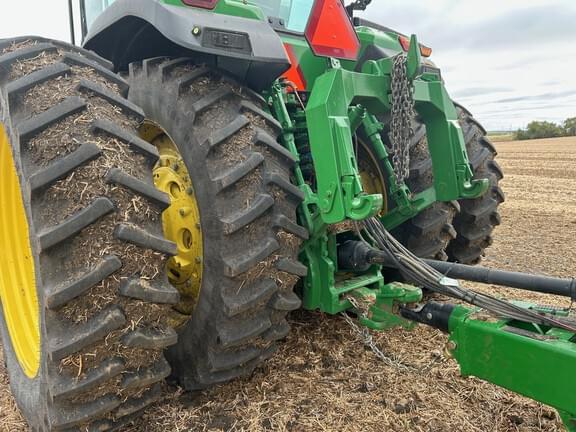 Image of John Deere 8R 370 equipment image 3