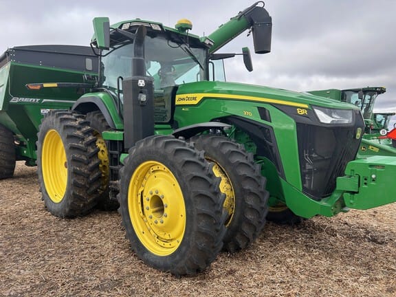2022 John Deere 8R 370 Equipment Image0