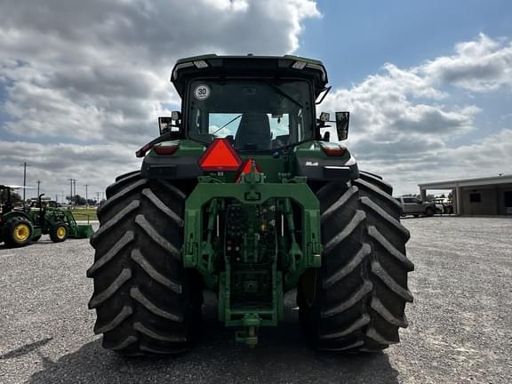 Image of John Deere 8R 370 equipment image 3