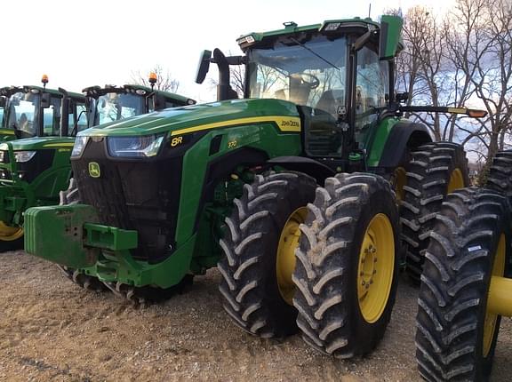 Image of John Deere 8R 370 equipment image 2