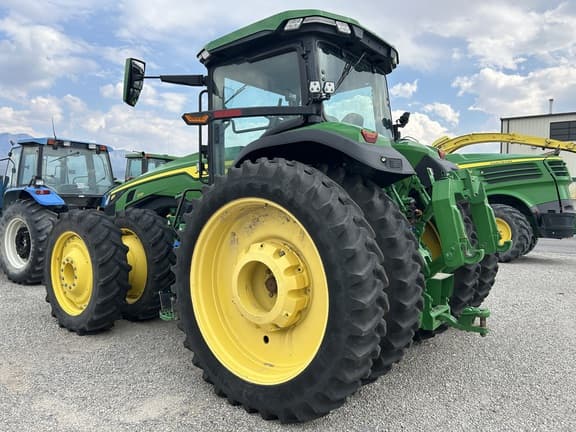 Image of John Deere 8R 370 equipment image 2