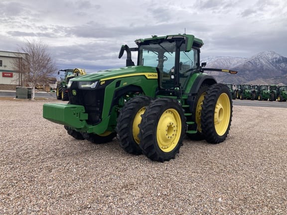 2022 John Deere 8R 370 Equipment Image0