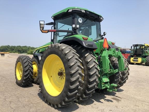 Image of John Deere 8R 370 equipment image 2