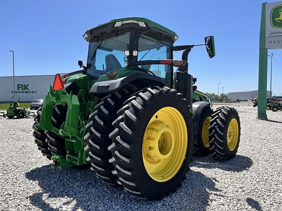 Image of John Deere 8R 370 equipment image 4