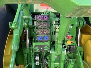 Main image John Deere 8R 370 11